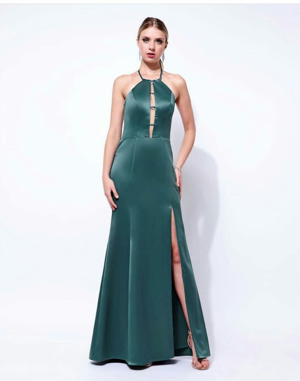 vestido verde longo com fenda